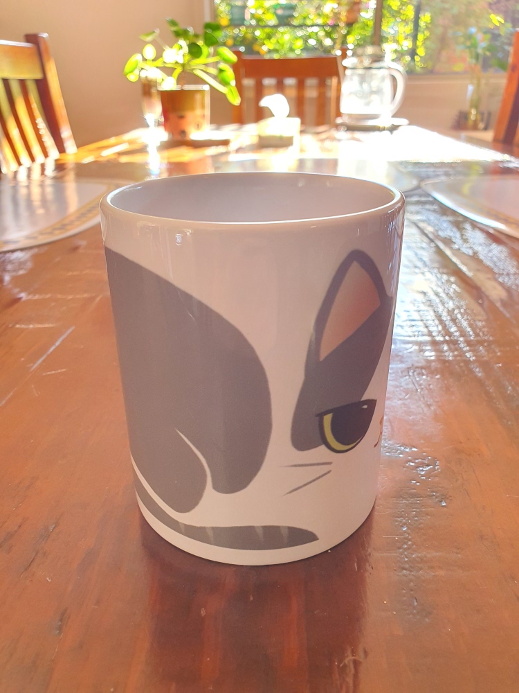 Photo of Reiko mug showing the center.