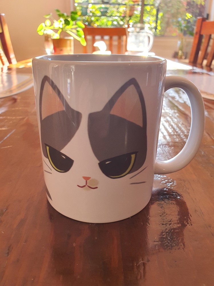 Photo of Reiko mug showing the right side.